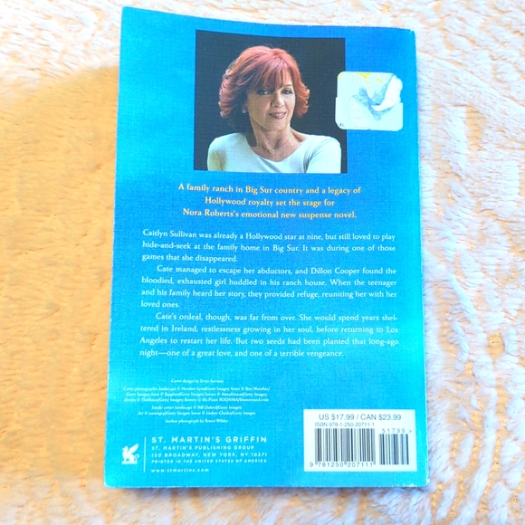 Nora Roberts Hideaway Paperback - Picture 2 of 4